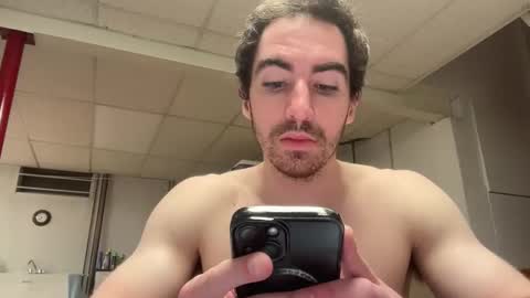Snapshot of shirtlesshunk15 chatting on 05/10/26, 02:17 shirtlesshunk15 online show from 05/10/26, 02:17