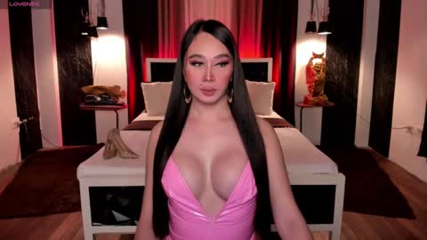 Snapshot of shivvariana_manflayer chatting on 12/19/24, 07:29 WET AND WILD YHANNA online show from 12/19/24, 07:29