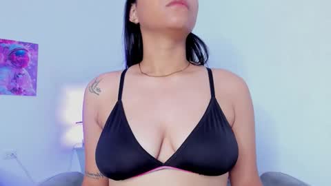 shizuka 11  online show from 10/23/25, 10:58