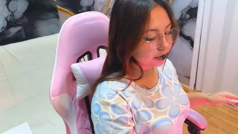 Snapshot of shizuka_wet chatting on 11/27/25, 03:41 Shizuka online show from 11/27/25, 03:41