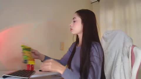 Snapshot of shkendall chatting on 10/14/25, 05:03 kendal online show from 10/14/25, 05:03