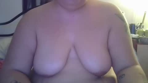 shndra32 online show from 10/26/25, 09:42