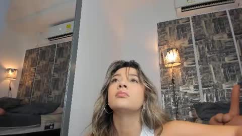 Snapshot of shofiavega chatting on 06/19/26, 05:17 SHOFIA online show from 06/19/26, 05:17