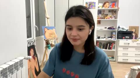 Snapshot of shontagrabowski chatting on 01/14/26, 02:23 Marie online show from 01/14/26, 02:23