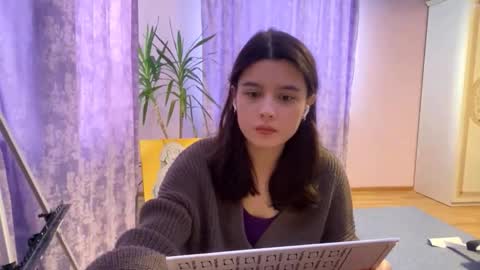 Snapshot of shontagrabowski chatting on 01/19/26, 12:09 Marie online show from 01/19/26, 12:09