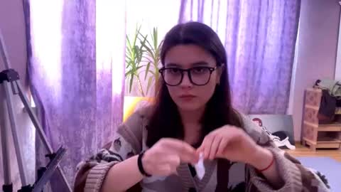 Snapshot of shontagrabowski chatting on 02/04/26, 12:11 Marie online show from 02/04/26, 12:11