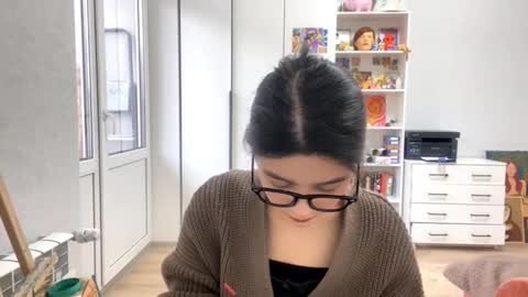 Snapshot of shontagrabowski chatting on 02/06/26, 12:08 Marie online show from 02/06/26, 12:08