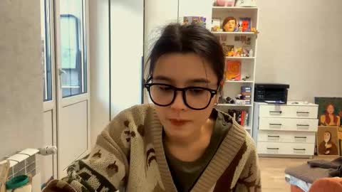 Snapshot of shontagrabowski chatting on 02/08/26, 12:08 Marie online show from 02/08/26, 12:08