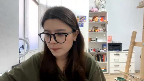 Snapshot of shontagrabowski chatting on 03/12/26, 12:11 Marie online show from 03/12/26, 12:11