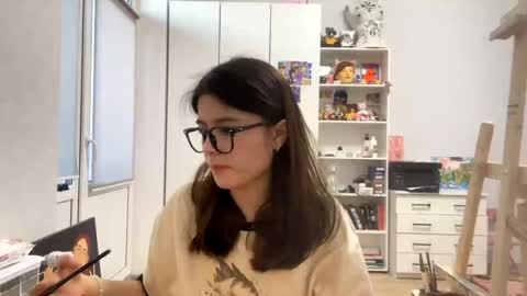 Snapshot of shontagrabowski chatting on 04/05/26, 12:13 Marie online show from 04/05/26, 12:13