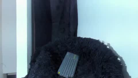 Snapshot of shooter_boy_ chatting on 07/10/26, 03:11 Shooter online show from 07/10/26, 03:11