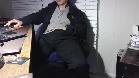 nikolas send dm for an appointment online show from 10/28/25, 02:15