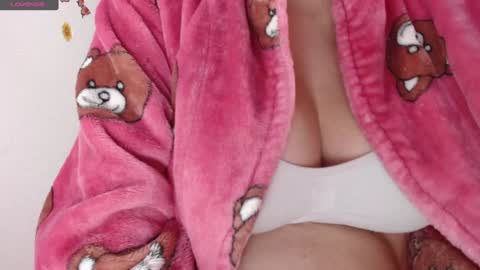 Snapshot of shopiagarcia_ chatting on 01/20/25, 02:32 lamai online show from 01/20/25, 02:32