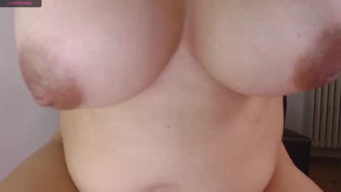 Snapshot of shopiagarcia_ chatting on 02/05/25, 09:15 lamai online show from 02/05/25, 09:15