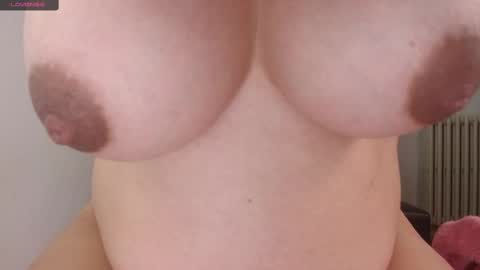 Snapshot of shopiagarcia_ chatting on 03/04/25, 04:06 lamai online show from 03/04/25, 04:06