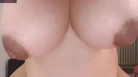 Snapshot of shopiagarcia_ chatting on 03/12/25, 01:40 lamai online show from 03/12/25, 01:40