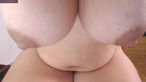 Snapshot of shopiagarcia_ chatting on 09/11/25, 01:39 lamai online show from 09/11/25, 01:39