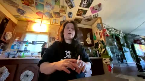 shorty920505 online show from 11/03/25, 07:37