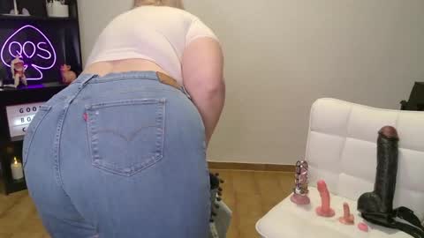 Mimi   online show from 05/24/26, 11:04