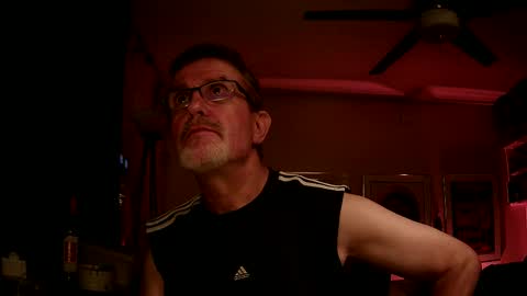 Snapshot of shrewtamer chatting on 09/22/25, 01:40 shrewtamer online show from 09/22/25, 01:40