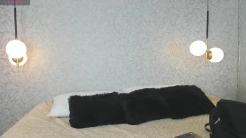 ZUMY ANGELS online show from 11/08/25, 04:45