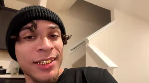 Snapshot of shurthingxx chatting on 02/19/25, 02:23 shurthingxx online show from 02/19/25, 02:23