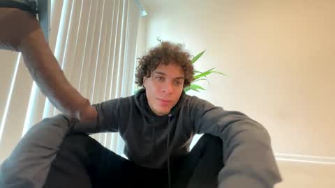 Snapshot of shurthingxx chatting on 02/24/25, 03:20 shurthingxx online show from 02/24/25, 03:20