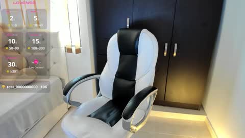 Nahomy online show from 10/02/25, 05:20