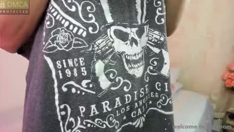 Snapshot of shy_angel_30 chatting on 09/19/25, 05:13 Angel online show from 09/19/25, 05:13