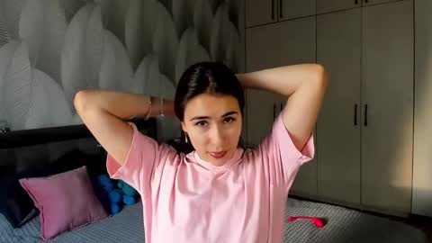 Mika online show from 09/26/25, 01:31