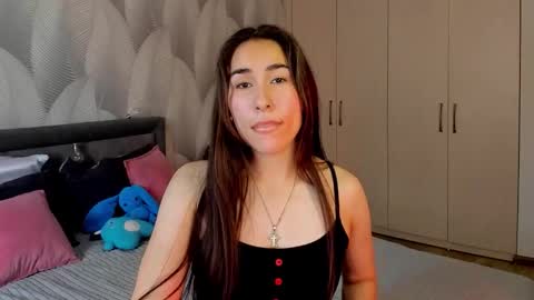 Snapshot of shy_bambiii chatting on 11/11/25, 03:17 Mika online show from 11/11/25, 03:17