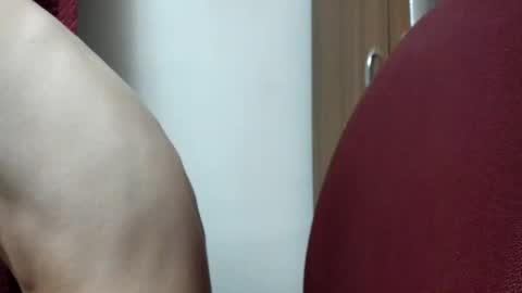 shy_in_bed online show from 10/03/25, 10:07