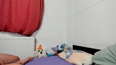 shy_in_bed online show from 10/27/25, 03:16