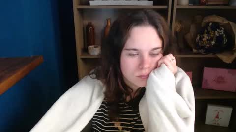 shy_lil online show from 10/02/25, 07:04