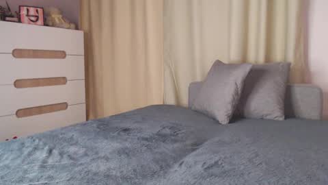 Snapshot of shy_milena chatting on 03/06/25, 04:30 Milena online show from 03/06/25, 04:30