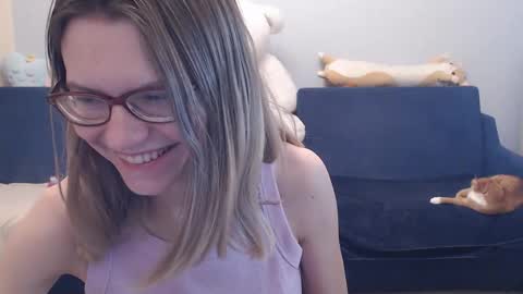Snapshot of shy_moony chatting on 01/09/26, 05:15 just Alex online show from 01/09/26, 05:15