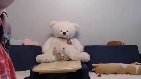 Snapshot of shy_moony chatting on 05/07/26, 04:23 just Alex online show from 05/07/26, 04:23