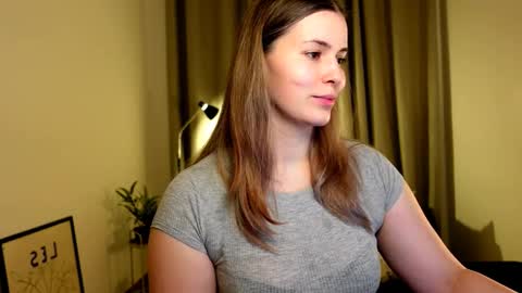 shy_nerd_babyy online show from 02/17/25, 08:52