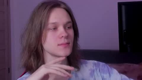 Snapshot of shy_nny chatting on 09/17/25, 12:29 Mark online show from 09/17/25, 12:29