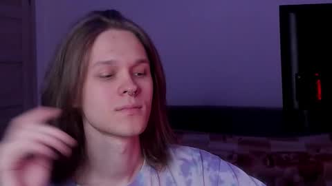 Snapshot of shy_nny chatting on 09/19/25, 11:55 Mark online show from 09/19/25, 11:55