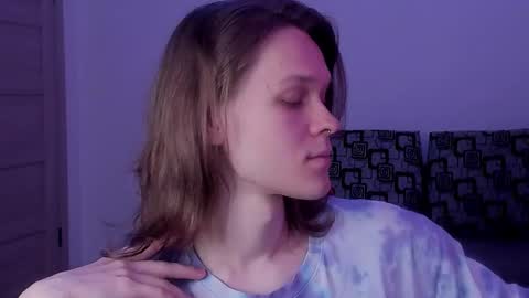 Snapshot of shy_nny chatting on 09/29/25, 11:15 Mark online show from 09/29/25, 11:15