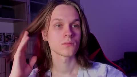 Snapshot of shy_nny chatting on 10/09/25, 10:08 Mark online show from 10/09/25, 10:08