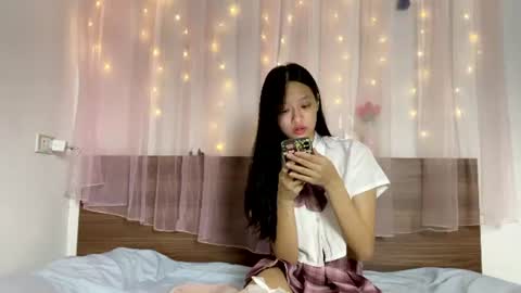 shy_pink_doll online show from 06/18/26, 04:11