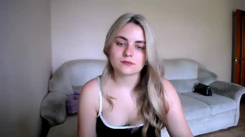 shy_sabrina_ online show from 07/04/26, 12:00