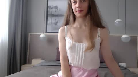 Snapshot of shy_schoolgirl_ chatting on 10/25/25, 09:17 shy_schoolgirl_ online show from 10/25/25, 09:17