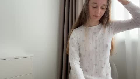 shy_schoolgirl_ online show from 05/30/26, 09:28