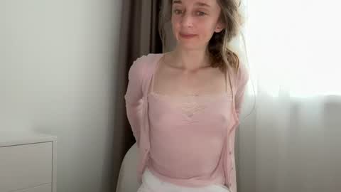 shy_schoolgirl_ online show from 06/15/26, 02:52