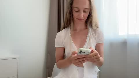 shy_schoolgirl_ online show from 06/27/26, 12:22