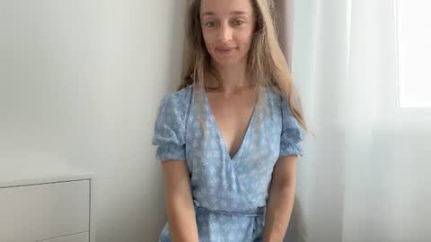 shy_schoolgirl_ online show from 07/04/26, 08:53