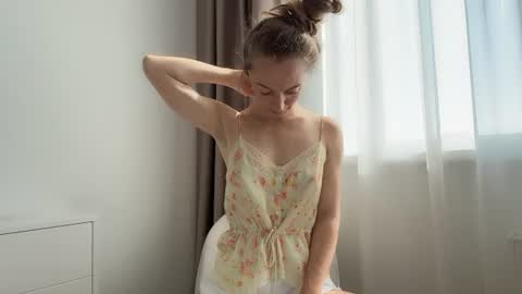shy_schoolgirl_ online show from 07/14/26, 06:18